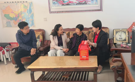 情暖五月天&middot;关爱残疾人&mdash;&mdash;甘小猪老汤卤肉开展关爱残疾人慰问活动